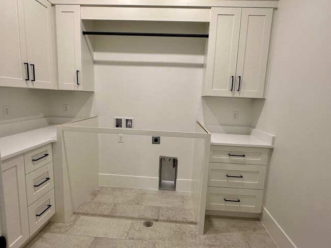 Building Photo - Stunning 5 Bedroom Home with Premium Upgrades Throughout