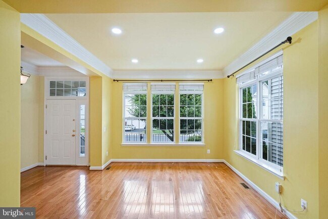 Building Photo - 7517 Lindberg Dr