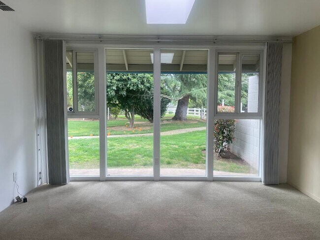 Building Photo - 3742 Orchard Ln