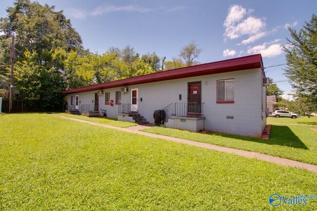 Building Photo - 1328 Oshaughnessy Ave NE