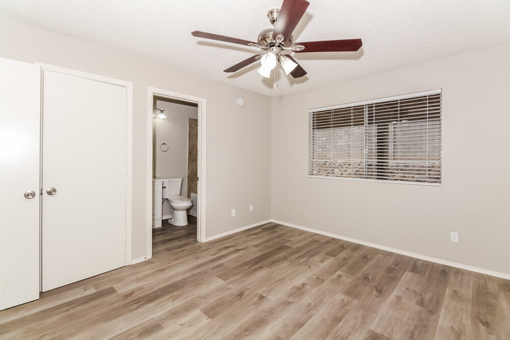 Building Photo - 1418 S Gecko Rd