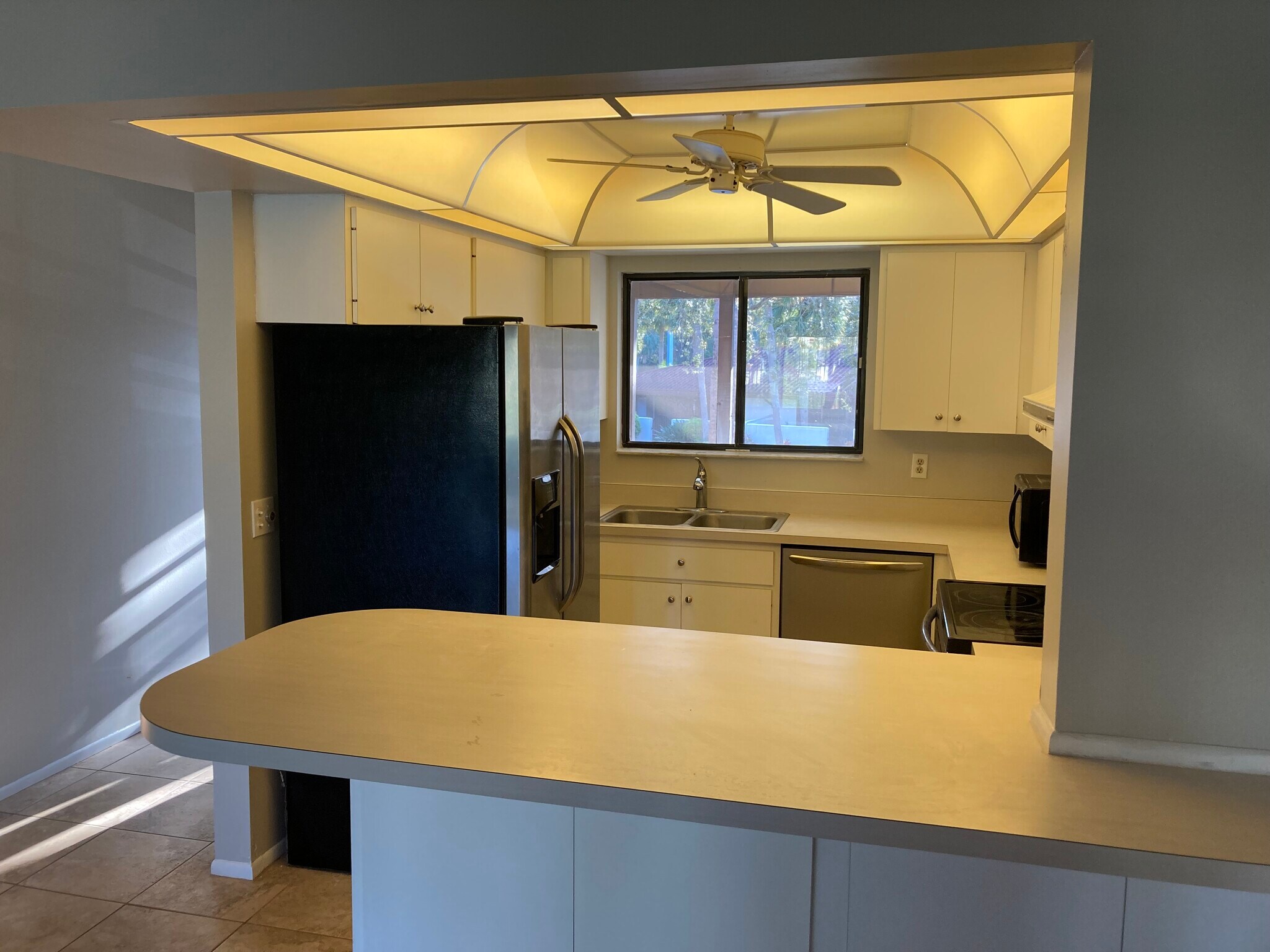 Kitchen - 3500 El Conquistador Pky