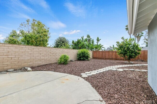 Building Photo - 24031 Olivera Dr