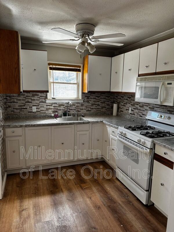 Building Photo - 22622 Panama Ave
