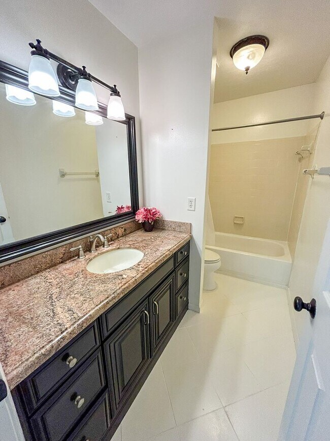Building Photo - Pickwick Park #805 - Pet Friendly!
