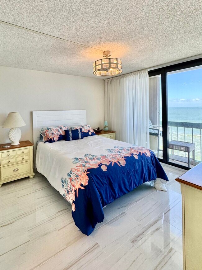 Building Photo - 9940 S Ocean Dr