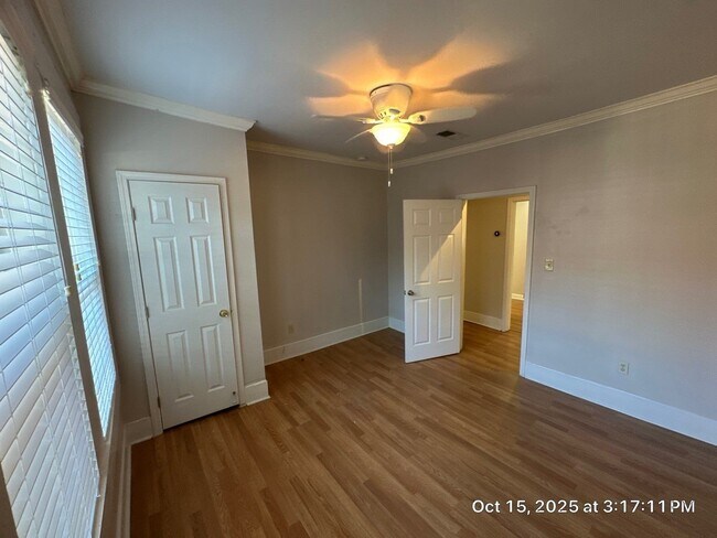 Building Photo - RHODES AREA 4 Bedroom /2.5 Bath House! Half off of your FIRST MONTH Rent!!!