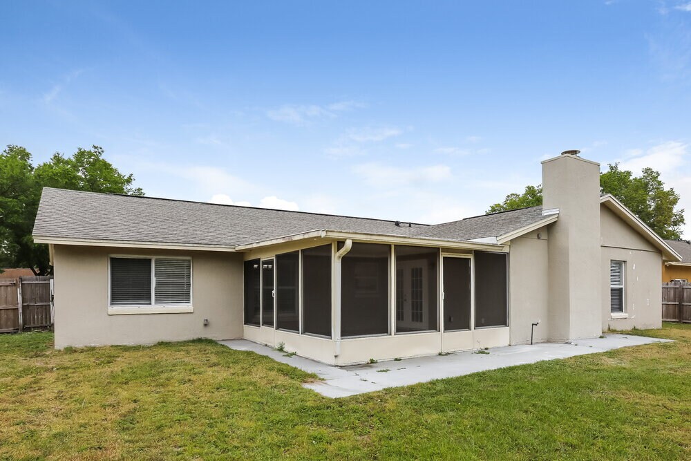 Building Photo - 8129 Cloverglen Cir