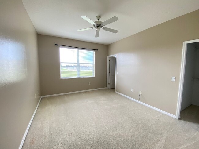 Building Photo - 3/2.5  Davenport Townhouse