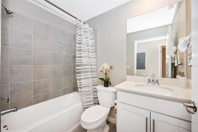 Building Photo - 12470 Wellen Golf St