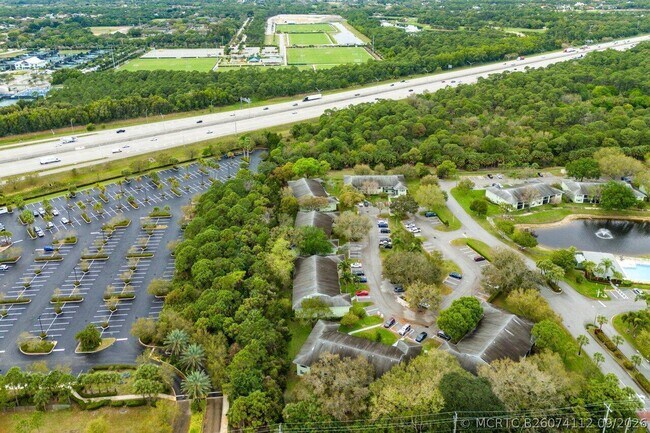 Building Photo - 2001 Sabal Ridge Ct