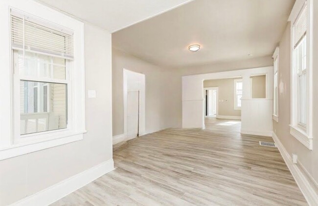 Building Photo - 1316 44th St