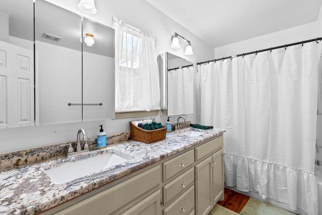 Building Photo - 501 Mulberry St