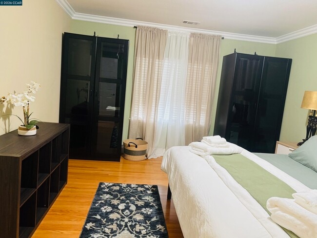 Building Photo - 143 Pulido Rd