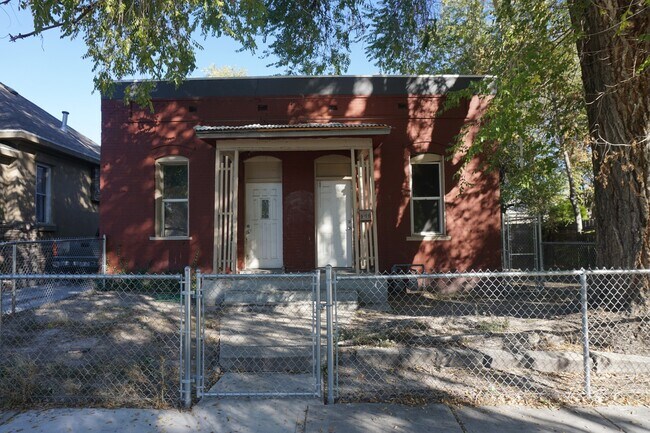Building Photo - 968-966 W. 500 S.