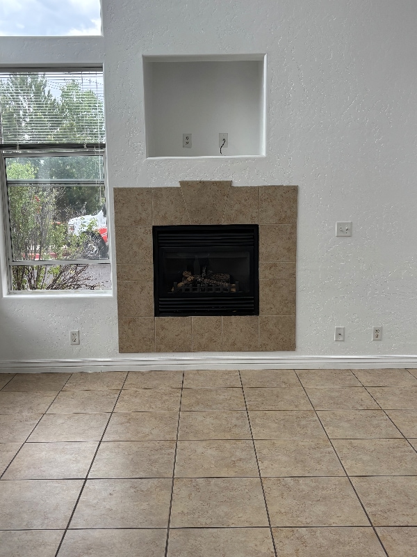 Building Photo - 1520 E Helen Way