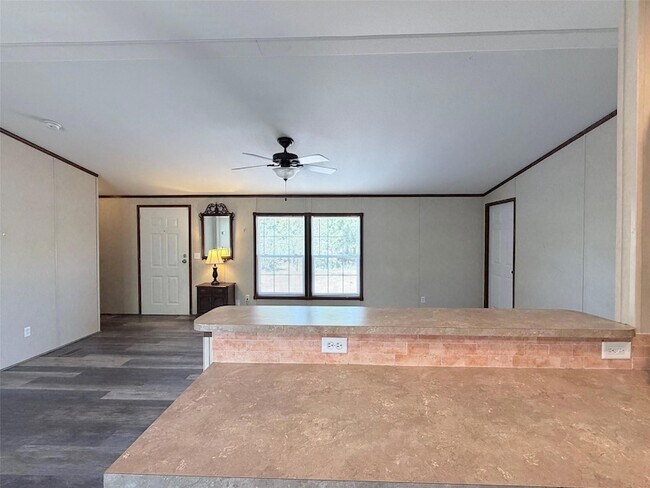 Building Photo - 157 Lakeside Dr