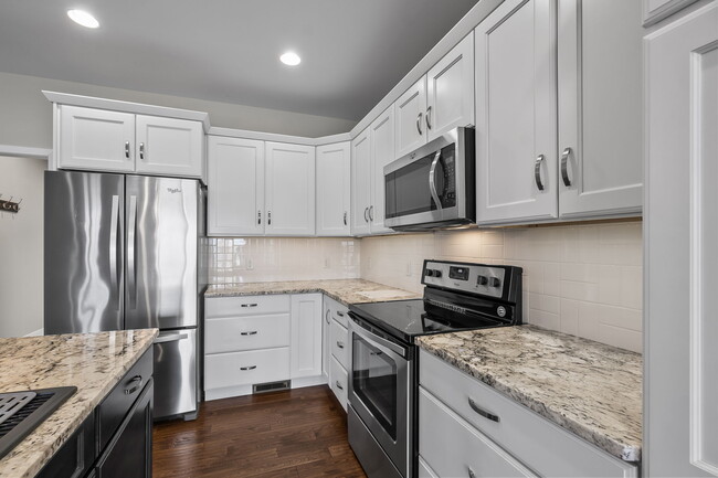 Building Photo - 145 Summerfield Way
