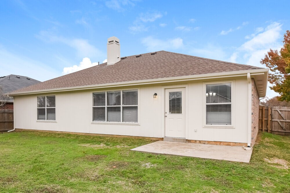 Building Photo - 5133 Eastcreek Dr