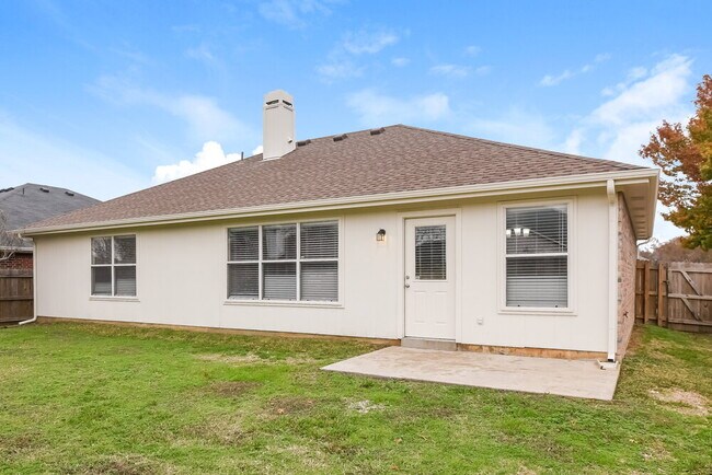 Building Photo - 5133 Eastcreek Dr