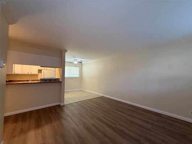 Building Photo - 1530 Heights Blvd