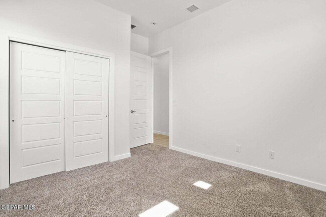 Building Photo - 717 Chatham Pl