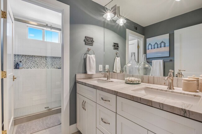 Building Photo - 4 Bedroom Designer Dream Home in La Costa