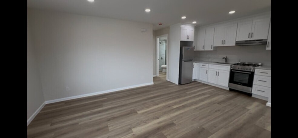 Building Photo - 14715 Mesa Dr