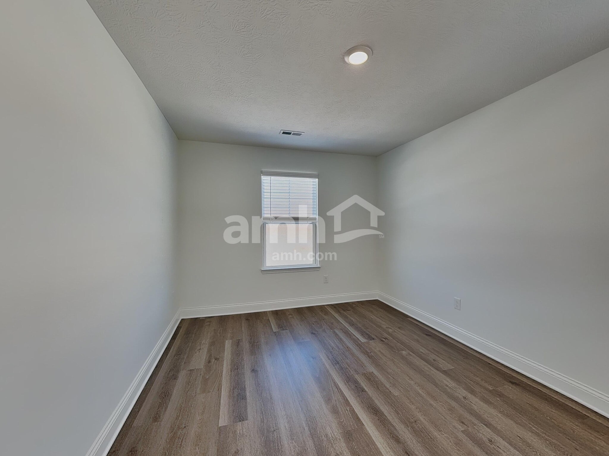 Building Photo - 9049 Henley Ave