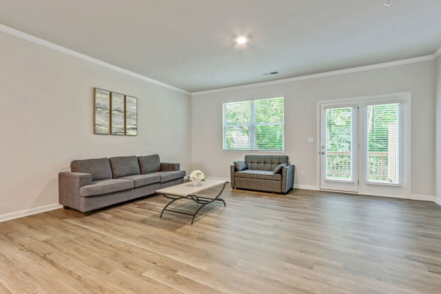 Building Photo - Room in Townhome on Chestnut Trce