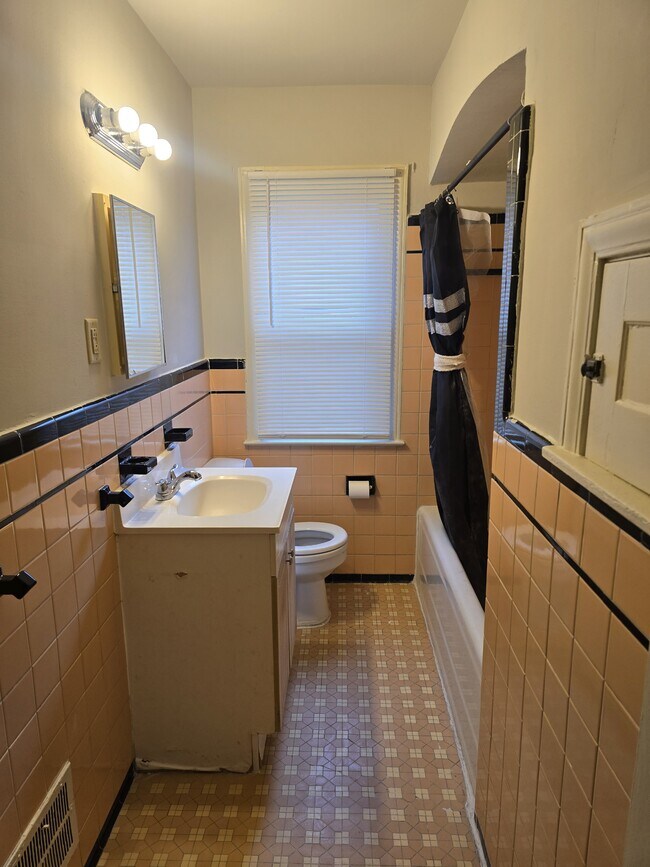 Building Photo - 11381 Whitehill St