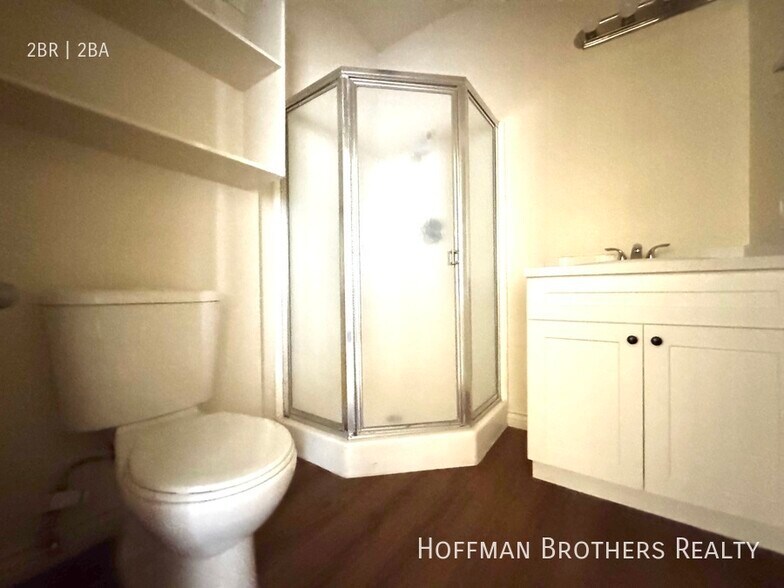 Building Photo - 15552 Nordhoff St