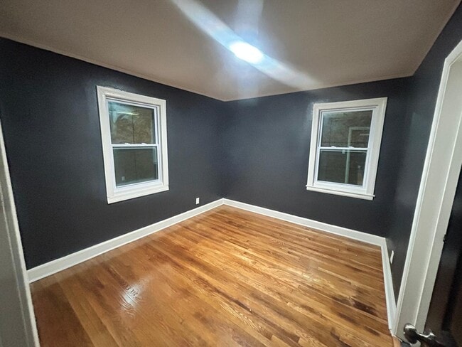 Building Photo - 697 N Holmes St