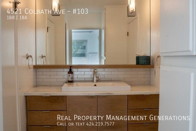 Building Photo - 4521 Colbath Ave