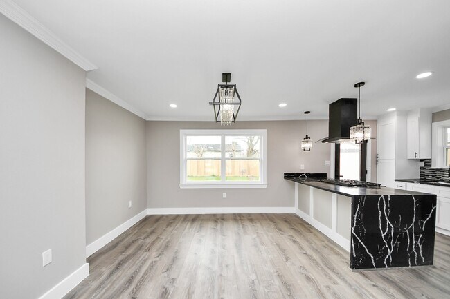 Building Photo - 10114 Fairfax St