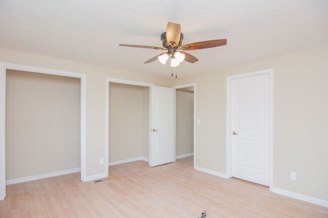 Building Photo - Fully Renovated Home + Shop + RV Parking in Tremonton!