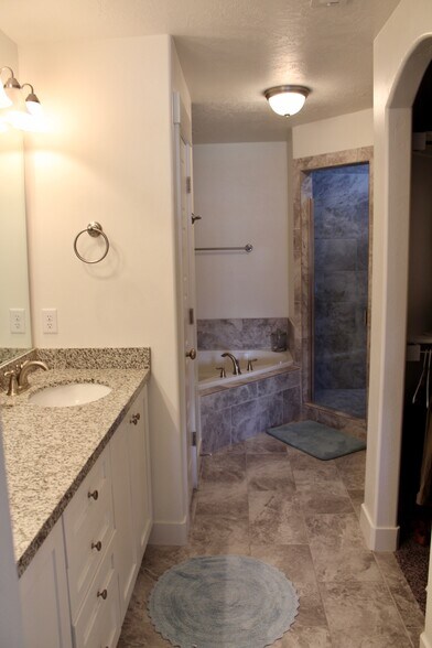 Building Photo - 679 S 1803 W