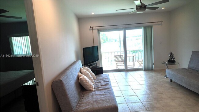 Building Photo - 5200 Washington St