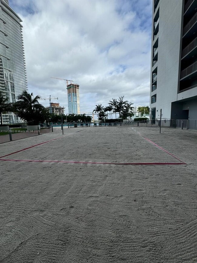 Building Photo - 888 Biscayne Blvd