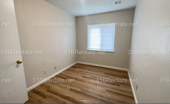 Building Photo - $745 - COMING SOON! Accepting SECTION 8/ Housing Voucher 3 bedroom / 1 bathroom - Remodeled Apart...