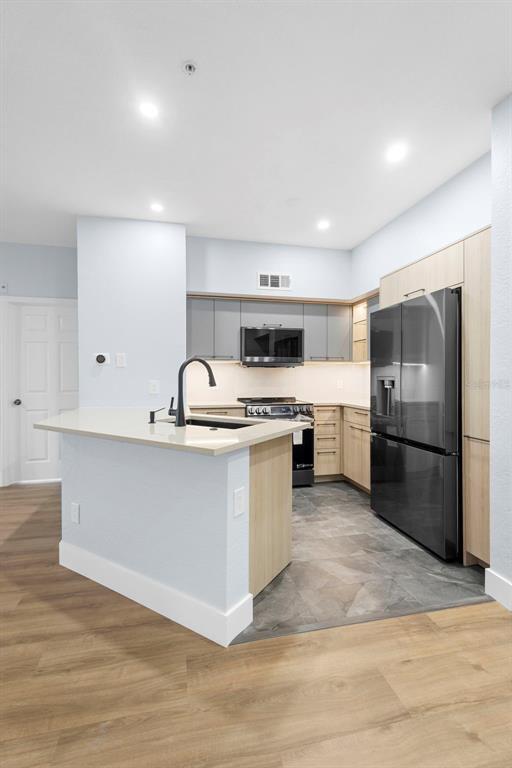 Building Photo - 822 Camargo Way