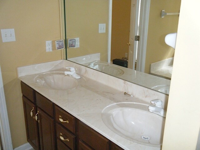 Building Photo - 1331 Rain Hollow Cir E