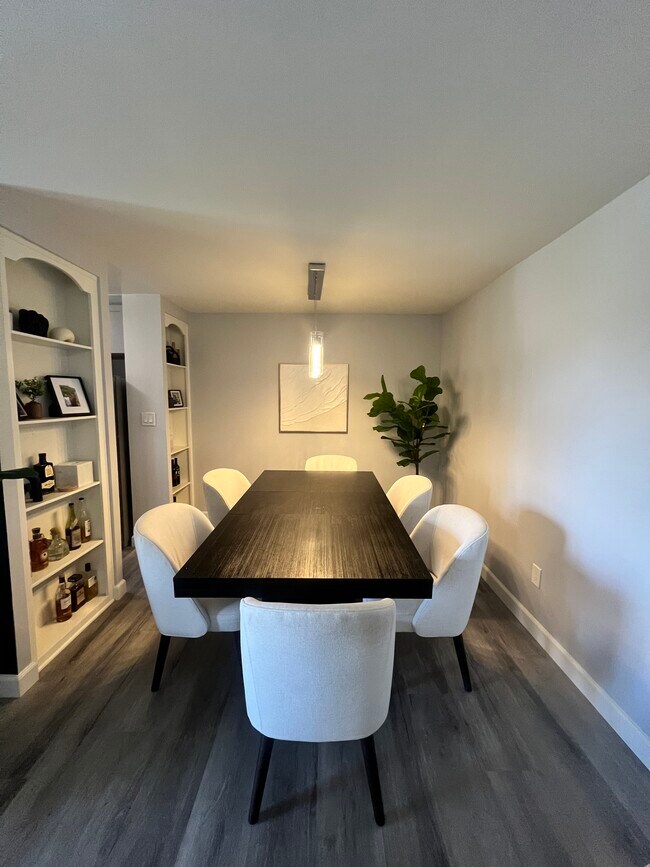 Building Photo - 12200 Montecito Rd