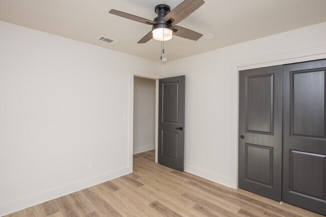 Building Photo - 2540 Hallmark Dr