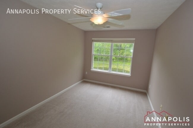 Building Photo - 30 Ironstone Ct