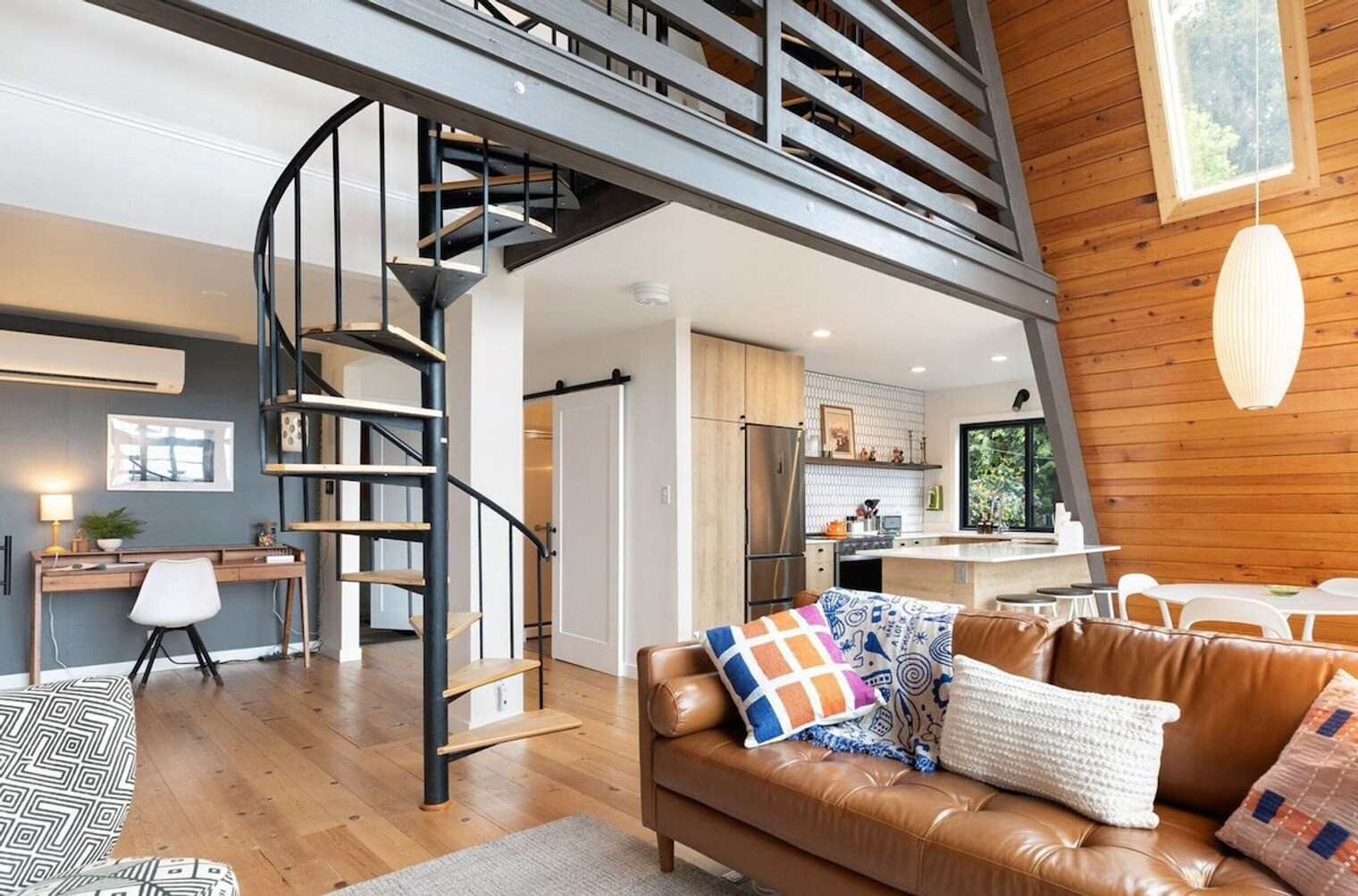 Building Photo - 3711 S Shorewood Ave