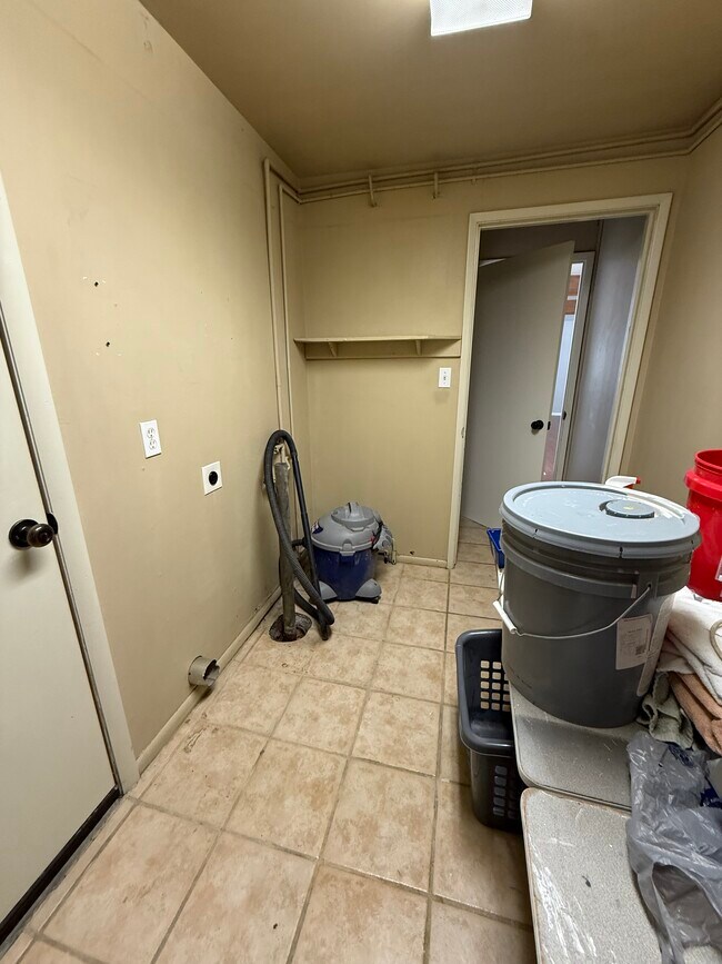 Building Photo - 5332 E 26th Pl