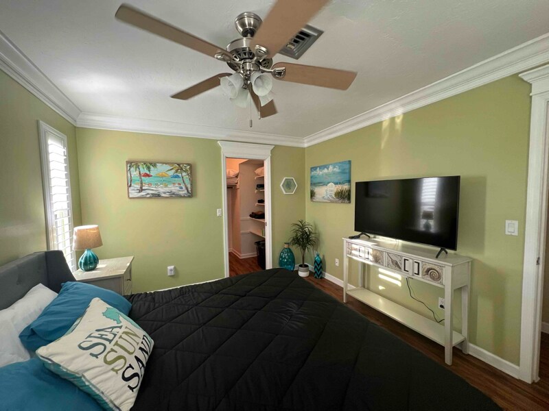 Building Photo - 213 Chardin Dr