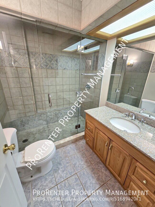 Building Photo - 2208 Kays Creek Dr