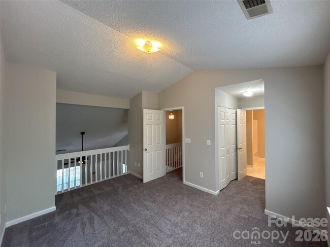 Building Photo - 6041 Cougar Ln